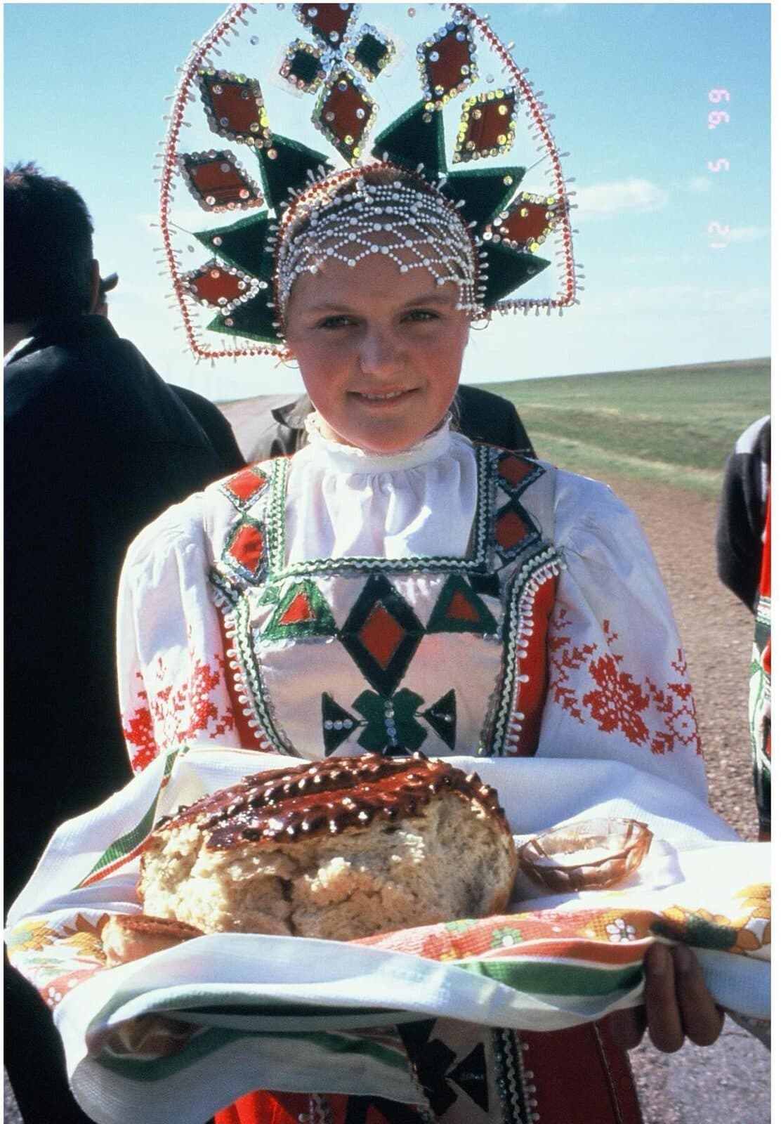 Fredsbrød overrekkes i Kasakhstan